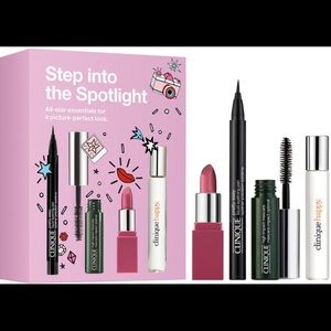 ✔️Clinique 4 Piece Set a 💲42.50 Value❗️